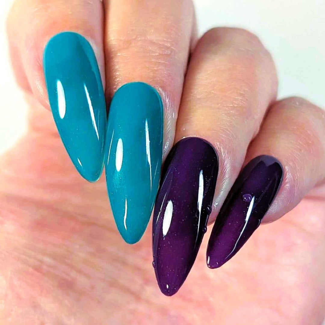 Purple Lilly Explosion Thermal Nail Polish - Purple/ Blue Green