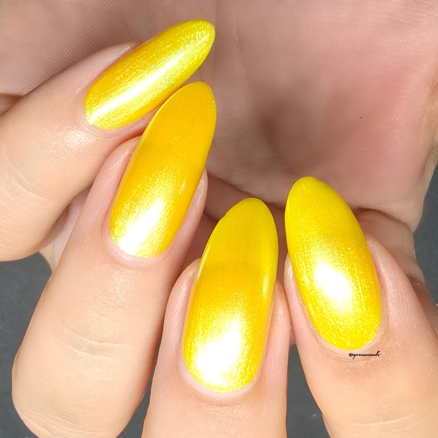Parrot Polish Yellow Submarine 60s Shimmer Nail lacquer Yellow/Gold
