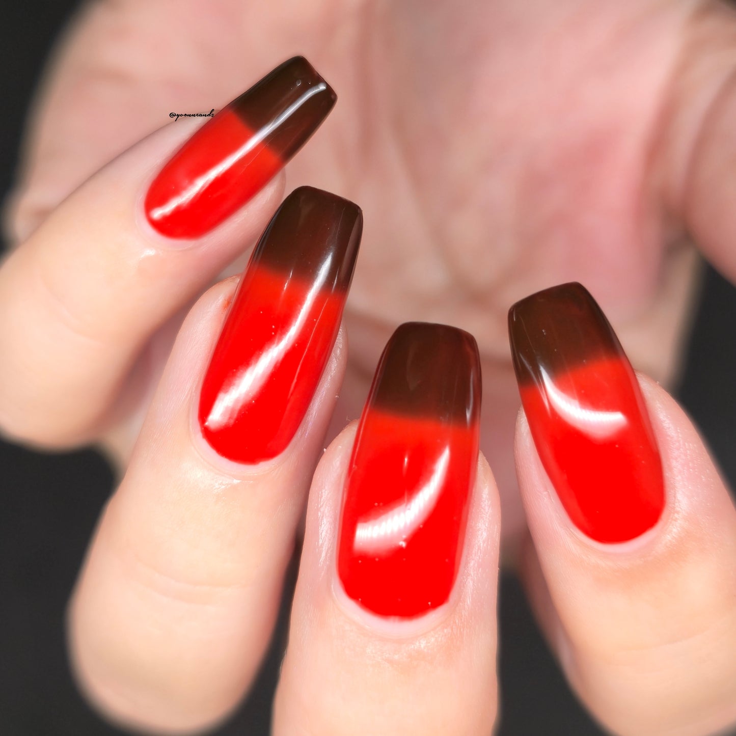 Parrot Polish Chocolate Cosmos Thermal Nail Lacquer Brown/ Red