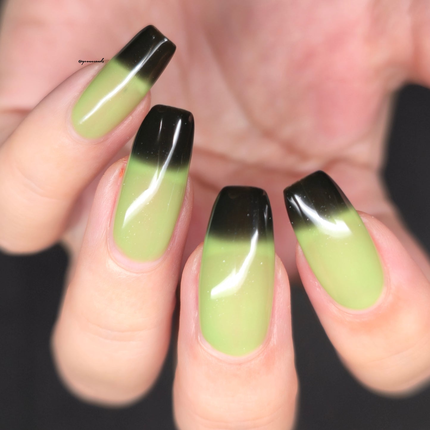 Parrot Polish 4 Leaf Clover Color Changing Thermal Nail Lacquer Black/Green