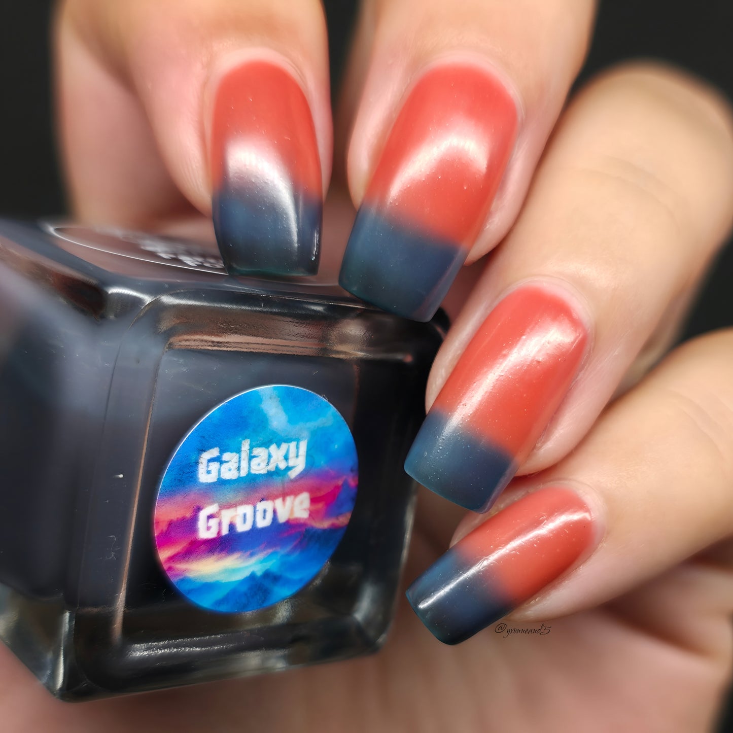 Parrot Polish Galaxy Groove Color Changing Thermal Nail Lacquer   Green/Blue/Orange