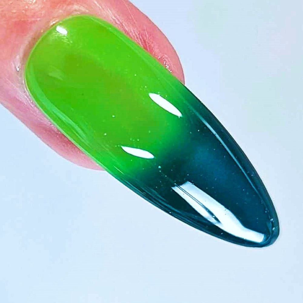 Parrot Polish Minty Twist Thermal Nail Polish Green/lime