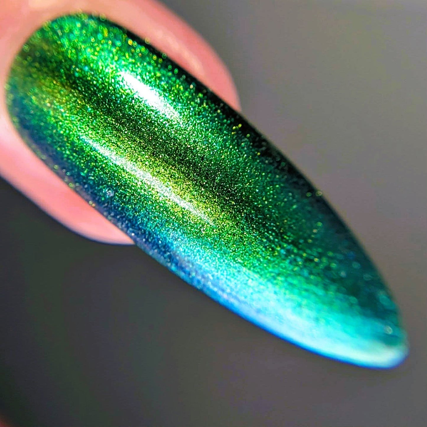 Parrot Polish Delilah Ultrachrome Green Blue Gold  Nail Lacquer 0.5 Fl oz