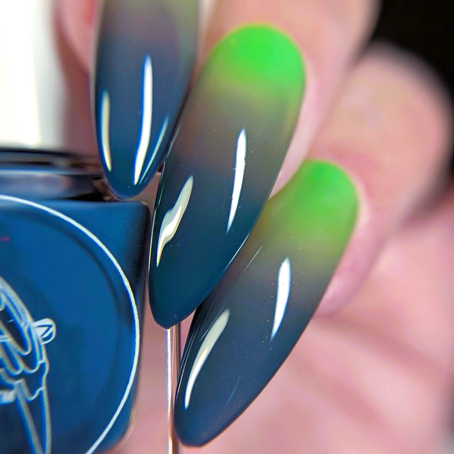 Parrot Polish Lime Surprise Thermal Nail Lacquer Blue/Mauve/Green 0.5 FLoz