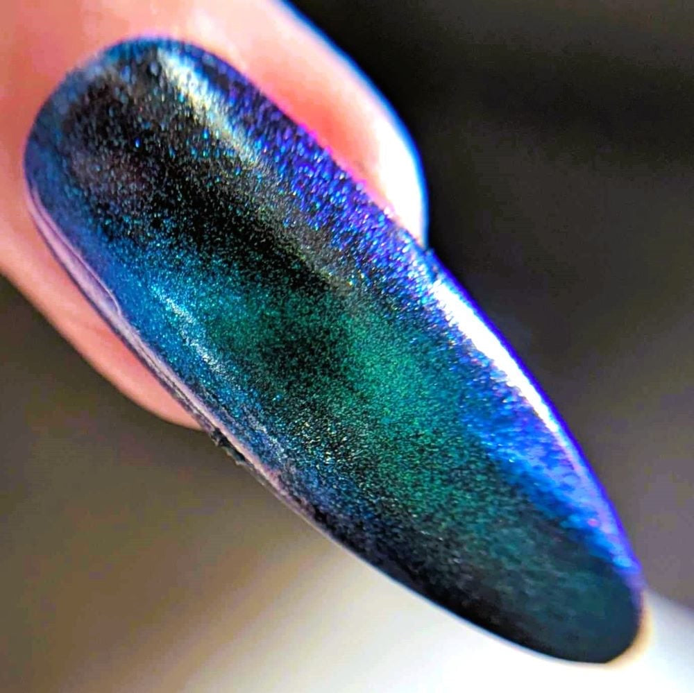 Parrot Polish "Tabby Cat" Multichrome Magnetic Nail Polish Green/Purple/Blue