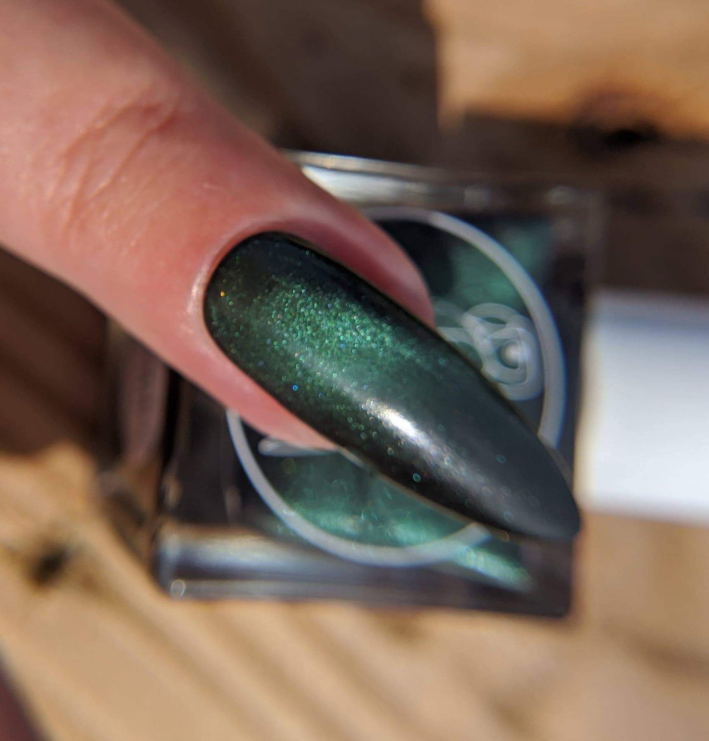 Parrot Polish Memphis Belle Magnetic Nail Polish - Green