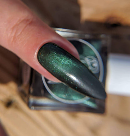 Parrot Polish Memphis Belle Magnetic Nail Polish - Green