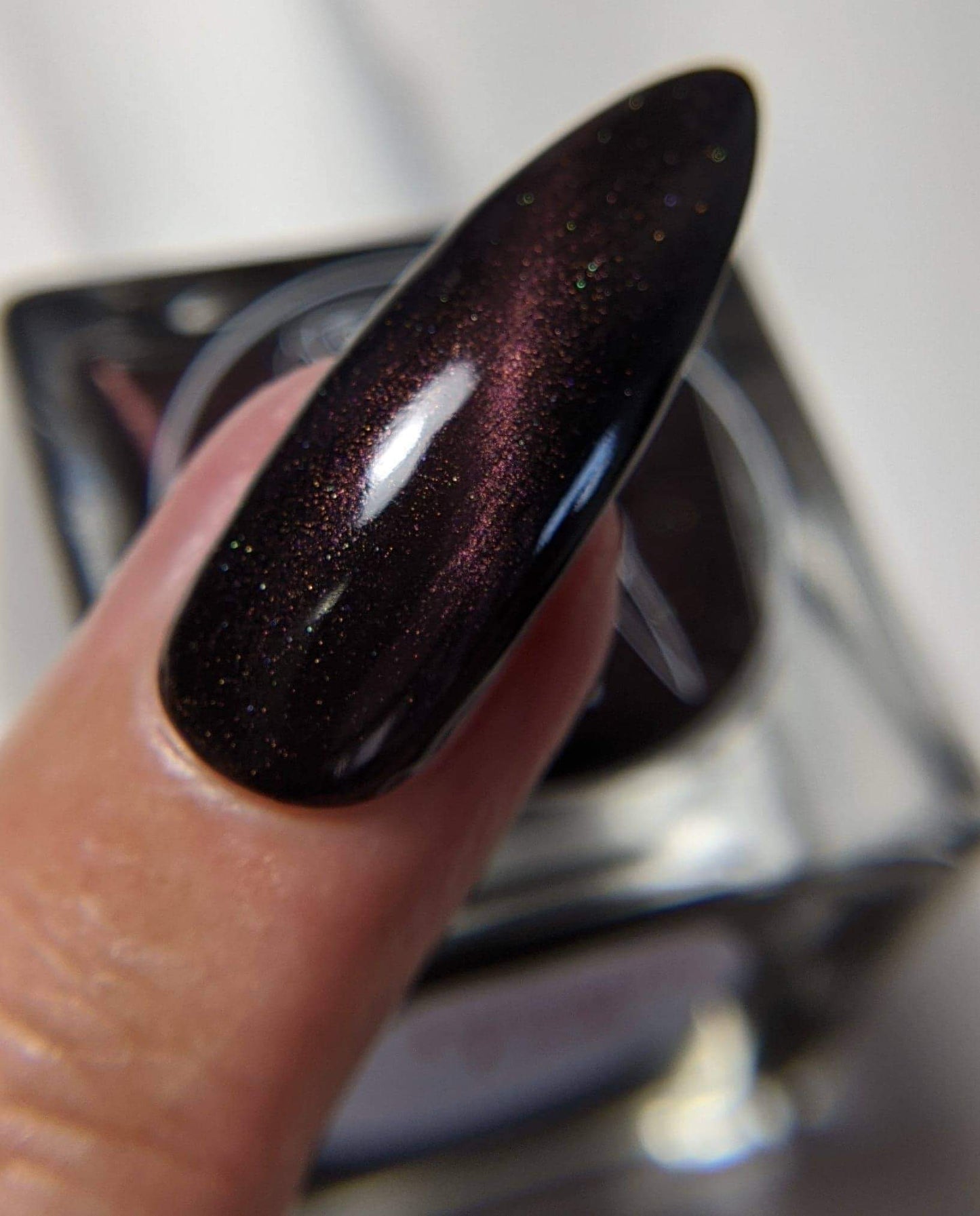 Parrot Polish Versatile Lady Magnetic Nail Polish - Red/Brown