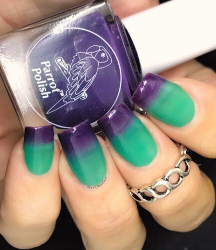 Purple Gum Paste Thermal Nail Polish - Purple/Green